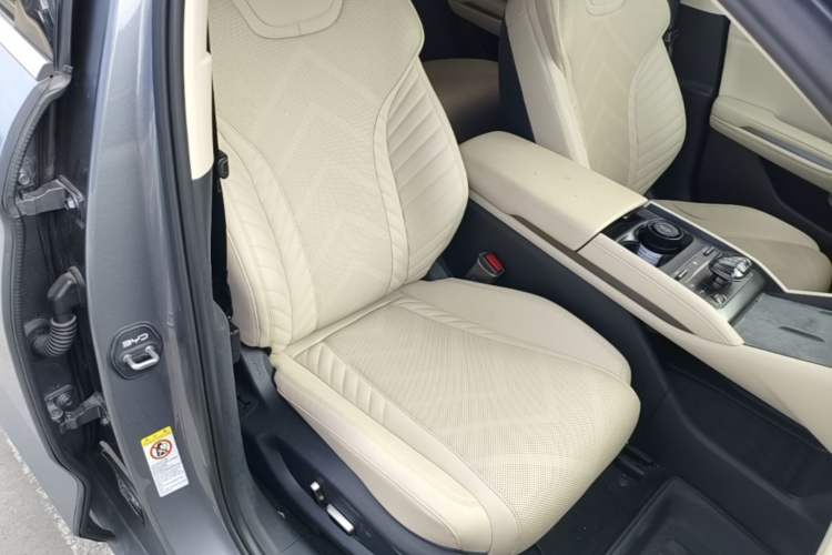 Used BYD Qin L 2024 DM-i 120KM Excellence Model Right Front Seat
