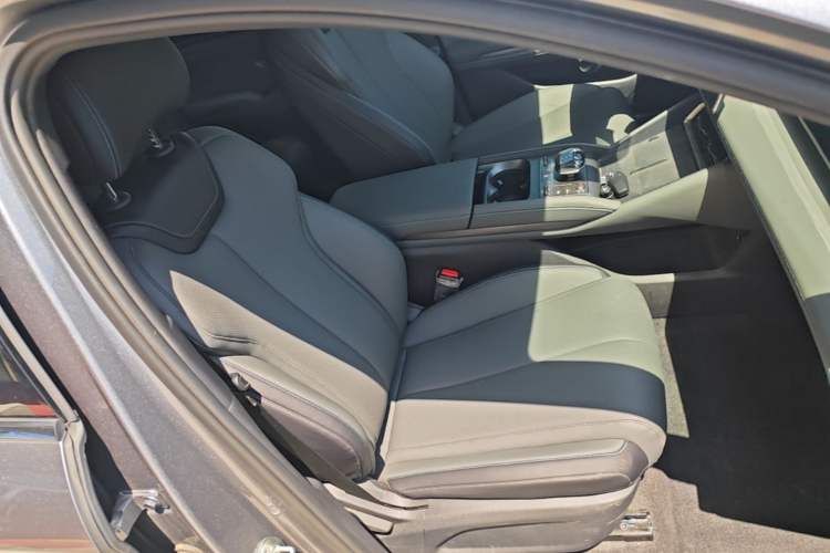 Used BYD Qin L 2024 DM-i 120KM Leading Model Right Front Seat