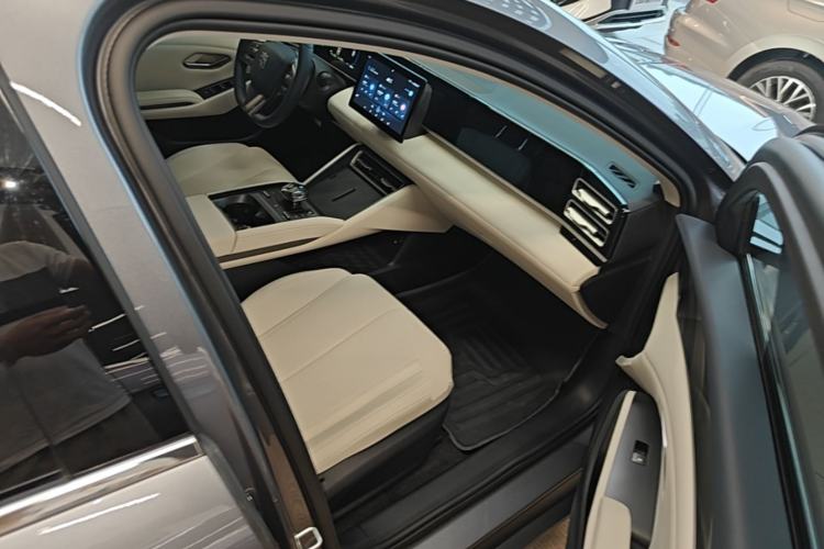 Used BYD Qin L 2024 DM-i 80KM Leading Model Right Front Seat