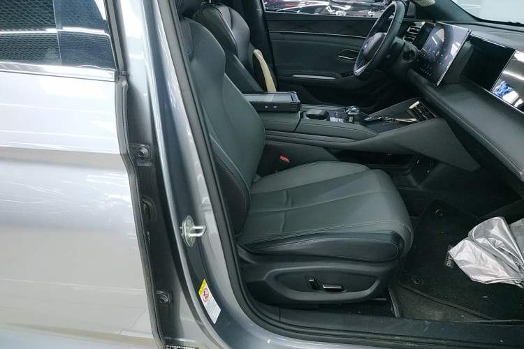 Used BYD Qin L 2024 DM-i 120KM Beyond Model Right Front Seat