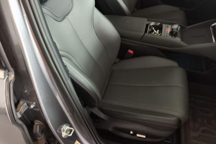 Used BYD Qin L 2024 DM-i 120KM Beyond Model Right Front Seat