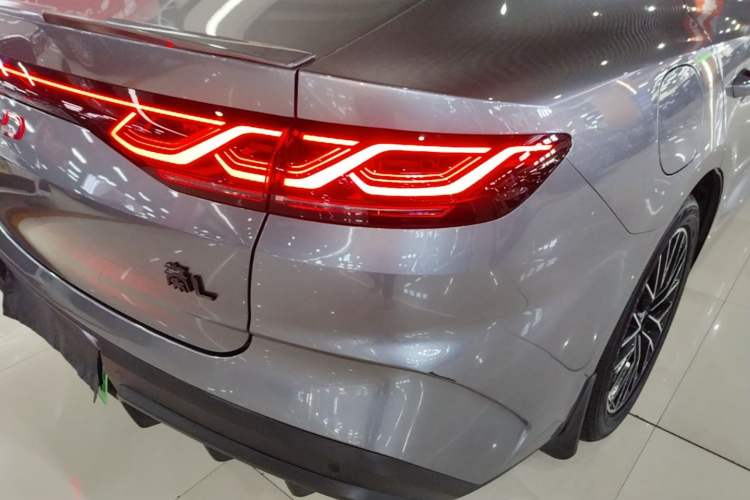 Used BYD Qin L 2024 DM-i 120KM Excellence Model Right Rear Taillight