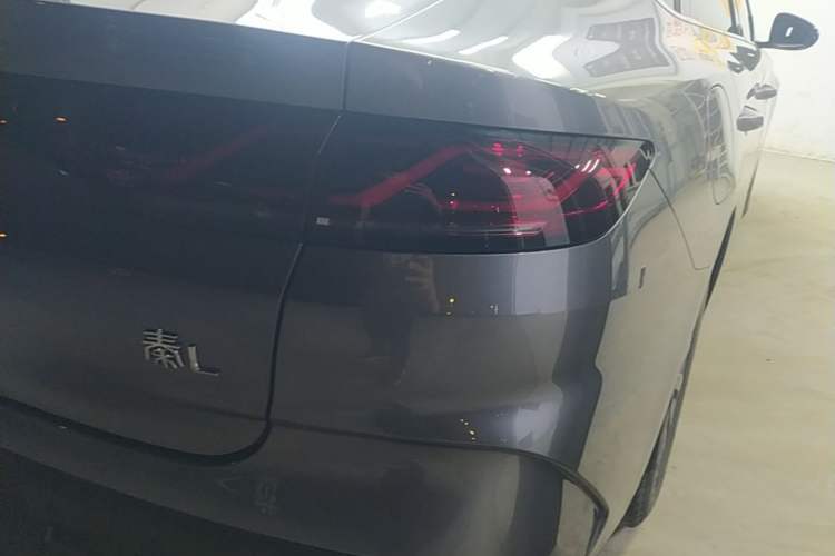 Used BYD Qin L 2024 DM-i 80KM Leading Model Right Rear Taillight