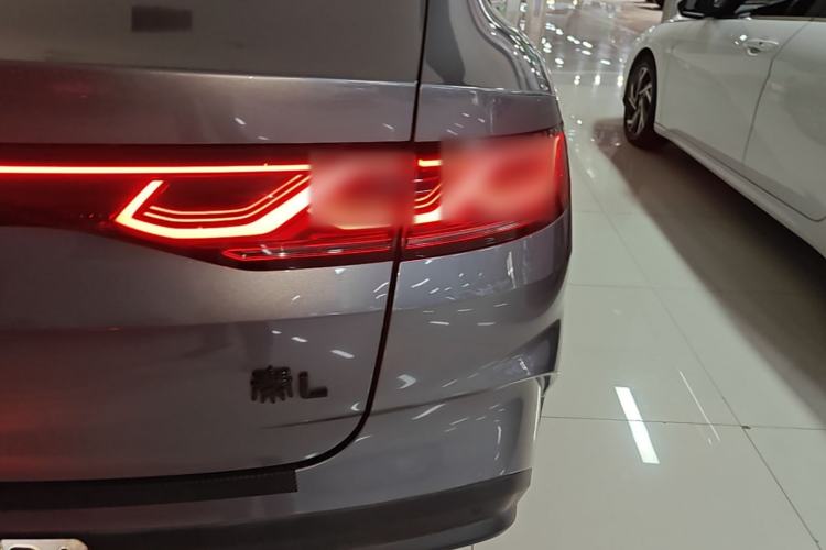 Used BYD Qin L 2024 DM-i 120KM Leading Model Right Rear Taillight