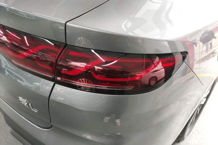 Used BYD Qin L 2024 DM-i 80KM Leading Model Right Rear Taillight