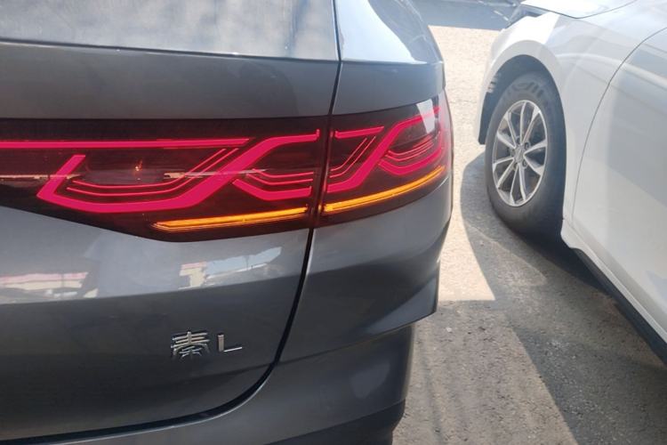 Used BYD Qin L 2024 DM-i 80KM Leading Model Right Rear Taillight