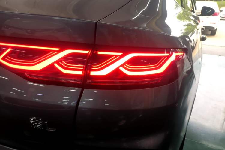 Used BYD Qin L 2024 DM-i 80KM Beyond Model Right Rear Taillight