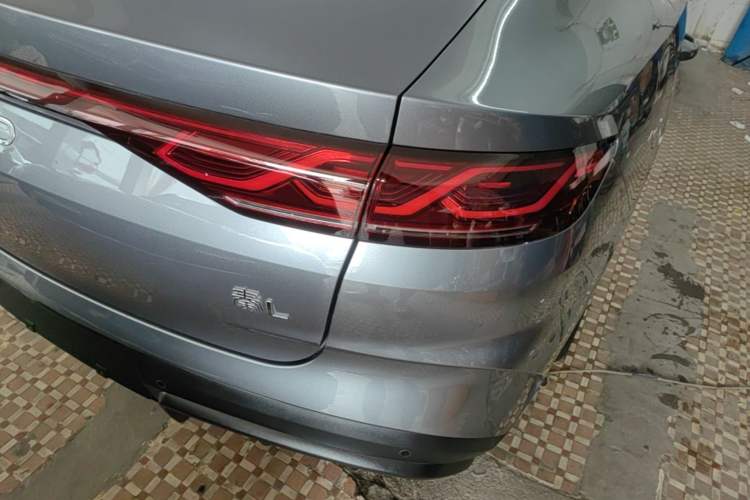 Used BYD Qin L 2024 DM-i 80KM Beyond Model Right Rear Taillight