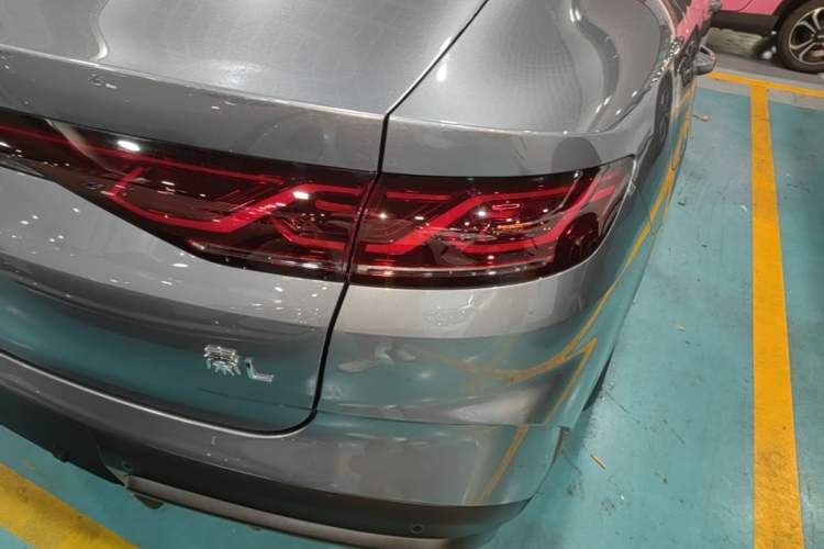 Used BYD Qin L 2024 DM-i 80KM Beyond Model Right Rear Taillight