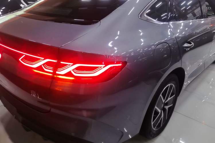 Used BYD Qin L 2024 DM-i 120KM Leading Model Right Rear Taillight