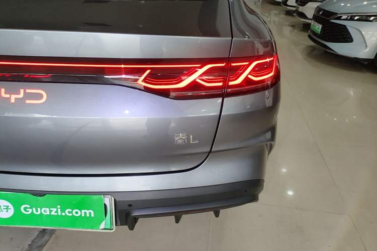 Used BYD Qin L 2024 DM-i 80KM Beyond Model Right Rear Taillight