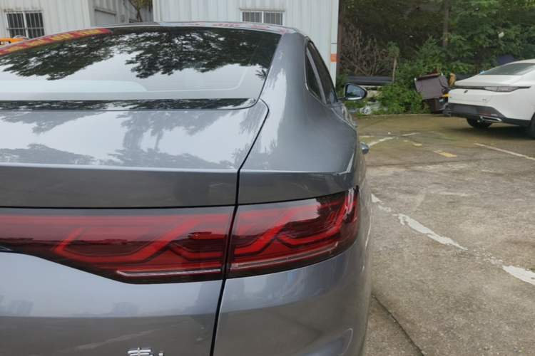 Used BYD Qin L 2024 DM-i 80KM Leading Model Right Rear Taillight