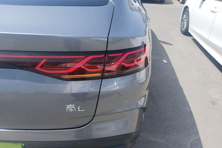 Used BYD Qin L 2024 DM-i 120KM Leading Model Right Rear Taillight