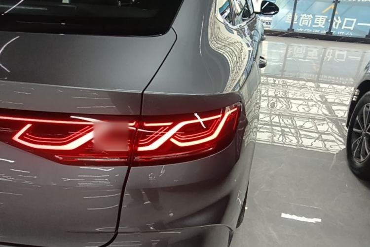 Used BYD Qin L 2024 DM-i 80KM Beyond Model Right Rear Taillight