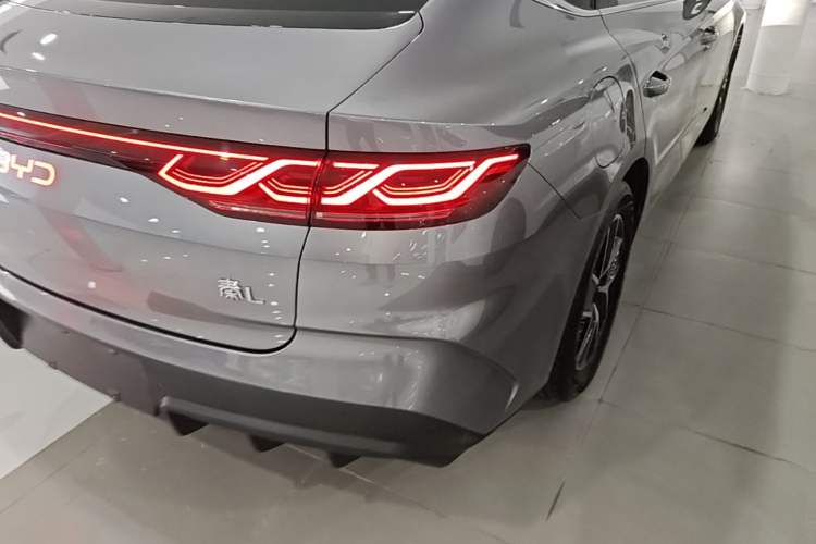 Used BYD Qin L 2024 DM-i 120KM Beyond Model Right Rear Taillight