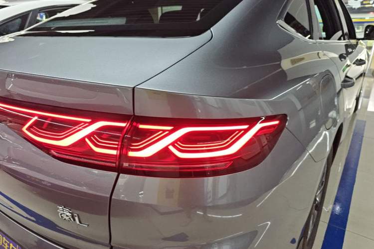 Used BYD Qin L 2024 DM-i 80KM Leading Model Right Rear Taillight