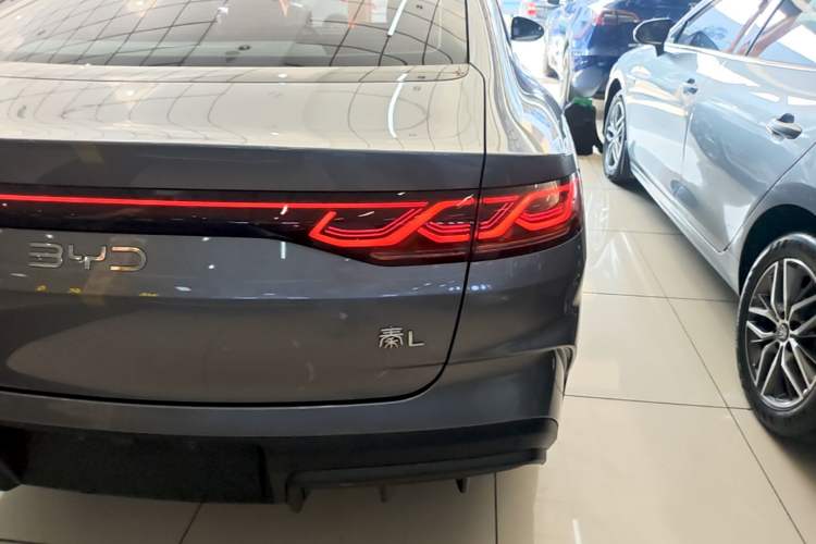 Used BYD Qin L 2024 DM-i 80KM Leading Model Right Rear Taillight