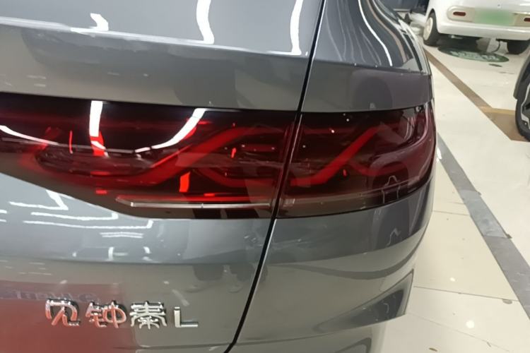 Used BYD Qin L 2024 DM-i 80KM Leading Model Right Rear Taillight
