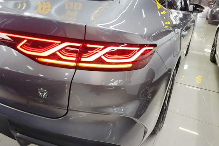Used BYD Qin L 2024 DM-i 80KM Beyond Model Right Rear Taillight