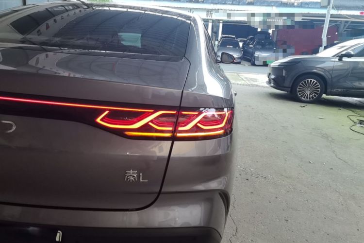 Used BYD Qin L 2024 DM-i 80KM Beyond Model Right Rear Taillight