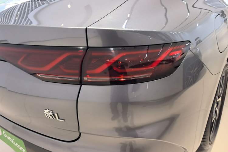 Used BYD Qin L 2024 DM-i 80KM Beyond Model Right Rear Taillight