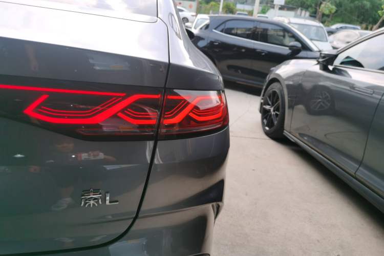Used BYD Qin L 2024 DM-i 120KM Leading Model Right Rear Taillight
