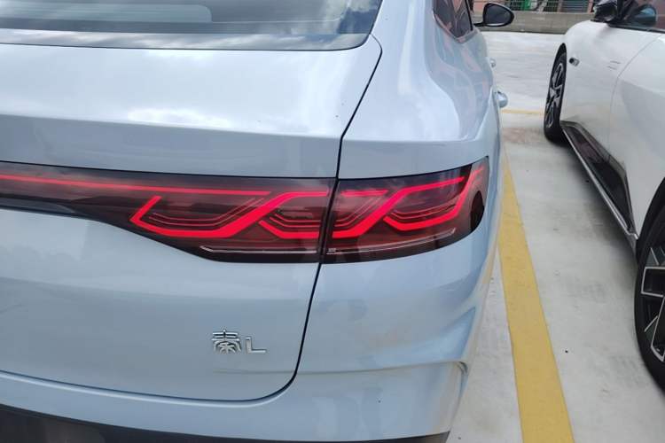Used BYD Qin L 2024 DM-i 80KM Leading Model Right Rear Taillight
