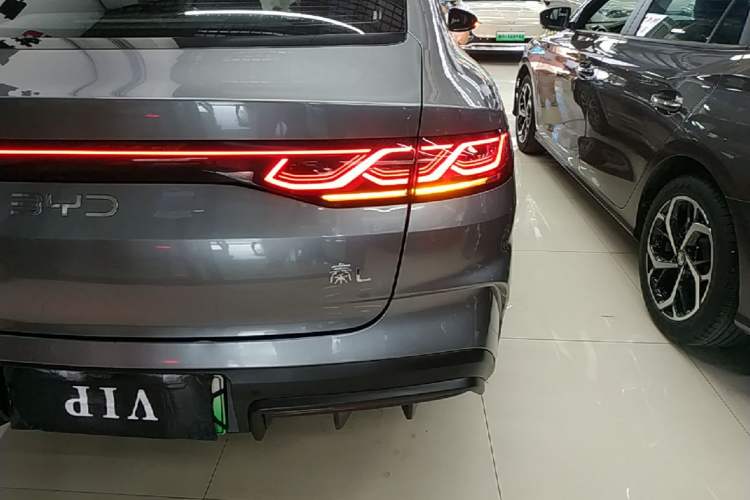 Used BYD Qin L 2024 DM-i 80KM Leading Model Right Rear Taillight