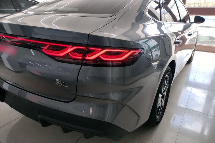 Used BYD Qin L 2024 DM-i 80KM Beyond Model Right Rear Taillight