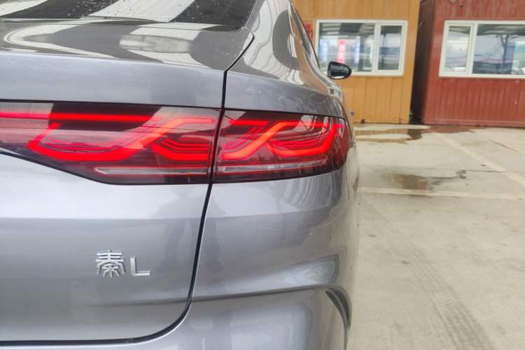Used BYD Qin L 2024 DM-i 80KM Beyond Model Right Rear Taillight