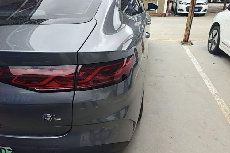 Used BYD Qin L 2024 DM-i 80KM Leading Model Right Rear Taillight