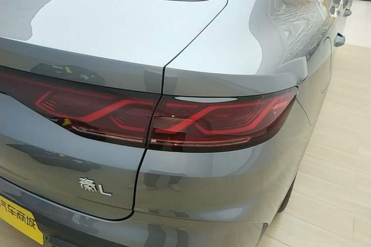 Used BYD Qin L 2024 DM-i 120KM Beyond Model Right Rear Taillight