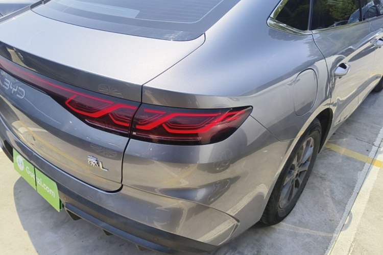 Used BYD Qin L 2024 DM-i 80KM Leading Model Right Rear Taillight