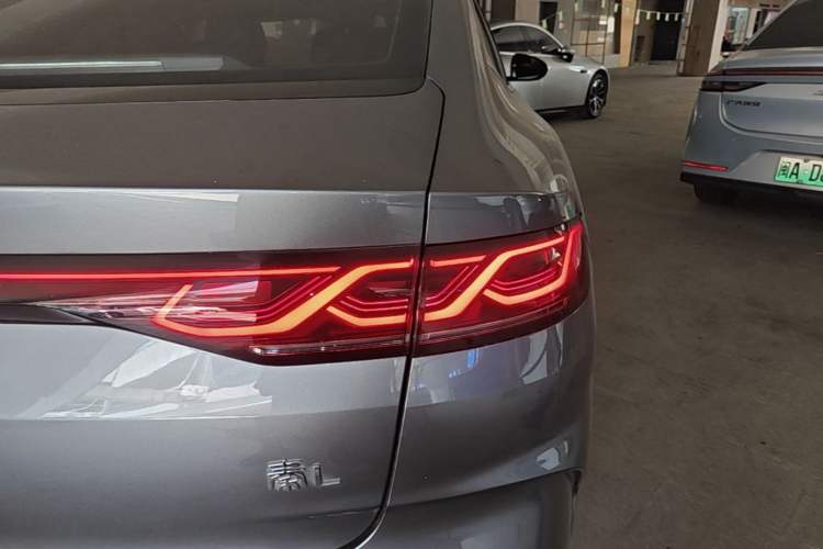 Used BYD Qin L 2024 DM-i 80KM Beyond Model Right Rear Taillight