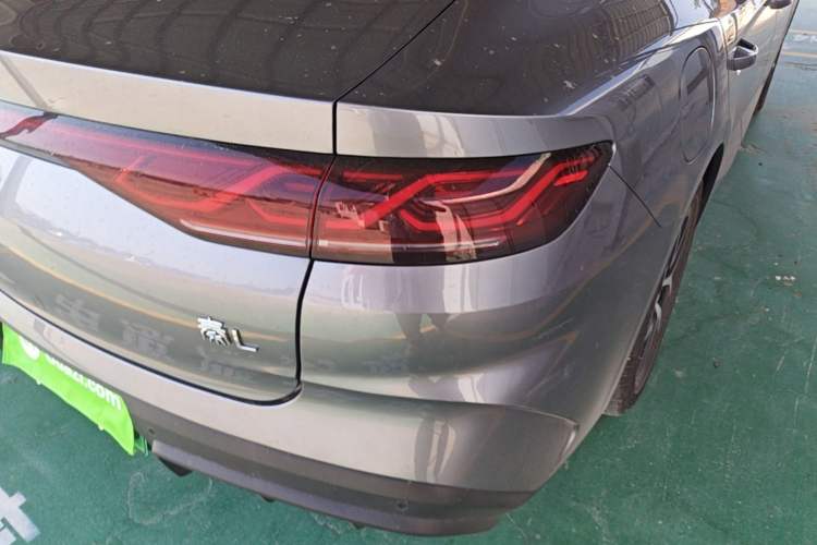 Used BYD Qin L 2024 DM-i 80KM Beyond Model Right Rear Taillight