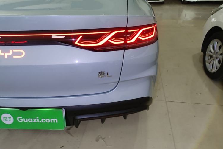 Used BYD Qin L 2024 DM-i 80KM Leading Model Right Rear Taillight