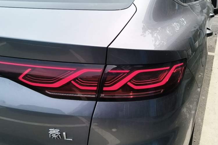 Used BYD Qin L 2024 DM-i 120KM Leading Model Right Rear Taillight