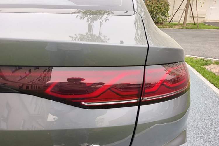 Used BYD Qin L 2024 DM-i 120KM Excellence Model Right Rear Taillight