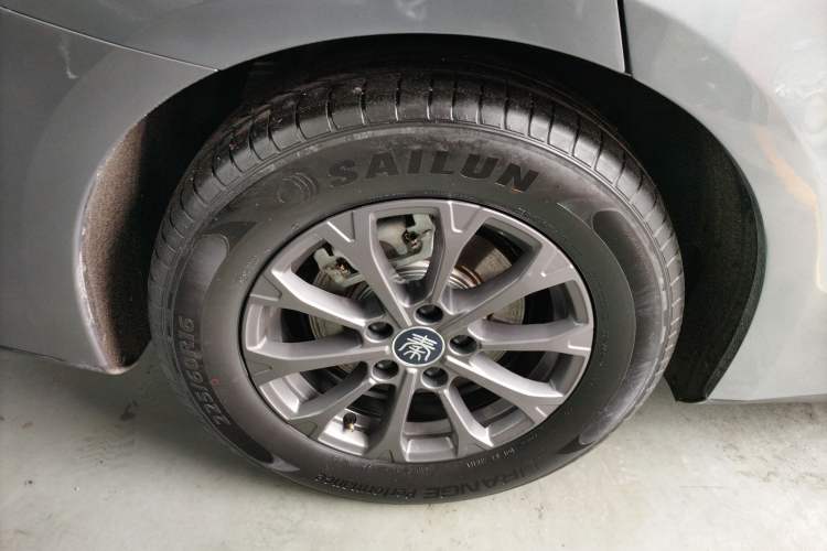 Used BYD Qin L 2024 DM-i 80KM Leading Model Right Rear Wheel Hub