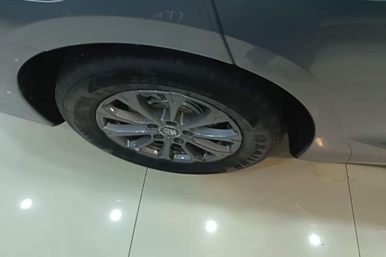 Used BYD Qin L 2024 DM-i 80KM Leading Model Right Rear Wheel Hub