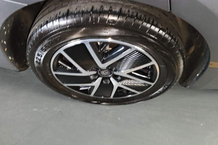 Used BYD Qin L 2024 DM-i 120KM Leading Model Right Rear Wheel Hub
