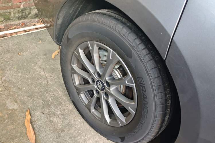 Used BYD Qin L 2024 DM-i 80KM Leading Model Right Rear Wheel Hub