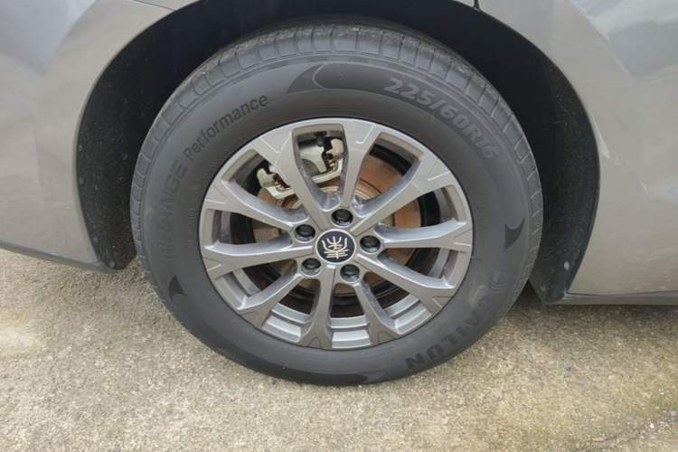 Used BYD Qin L 2024 DM-i 80KM Leading Model Right Rear Wheel Hub