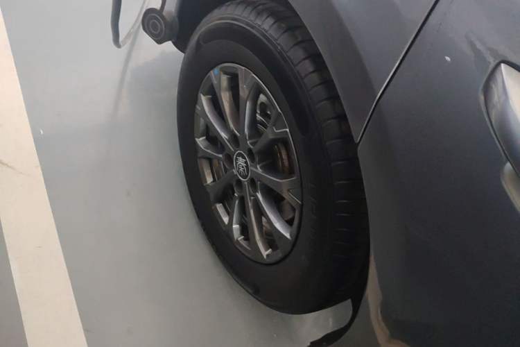 Used BYD Qin L 2024 DM-i 80KM Leading Model Right Rear Wheel Hub