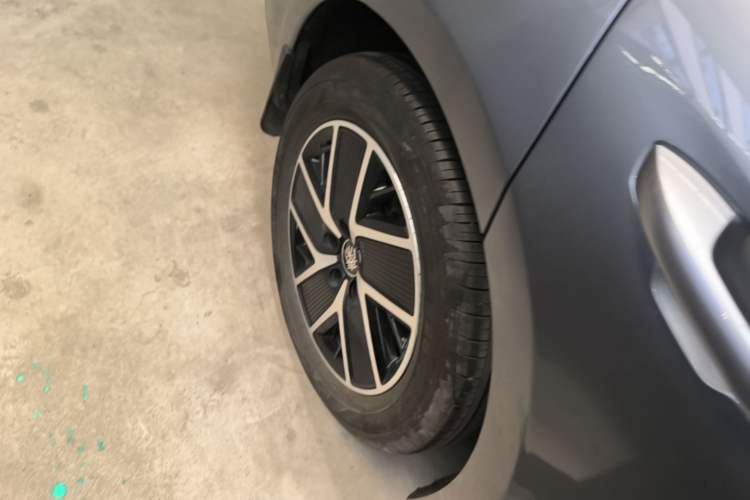 Used BYD Qin L 2024 DM-i 120KM Leading Model Right Rear Wheel Hub