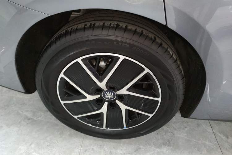 Used BYD Qin L 2024 DM-i 120KM Leading Model Right Rear Wheel Hub