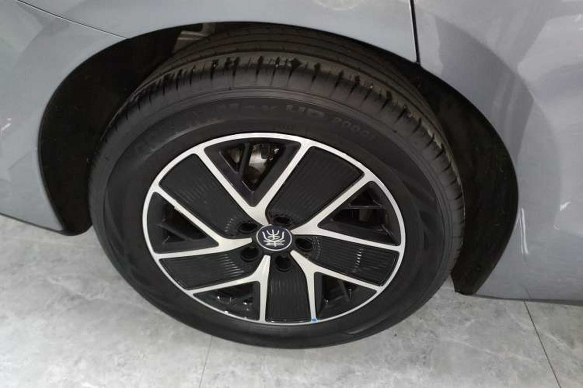 Used BYD Qin L 2024 DM-i 120KM Leading Model Right Rear Wheel Hub