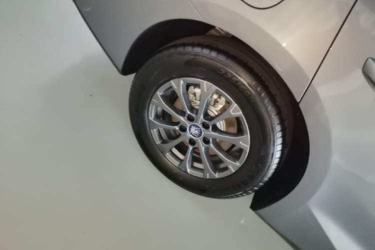 Used BYD Qin L 2024 DM-i 80KM Leading Model Right Rear Wheel Hub