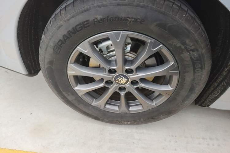 Used BYD Qin L 2024 DM-i 80KM Leading Model Right Rear Wheel Hub
