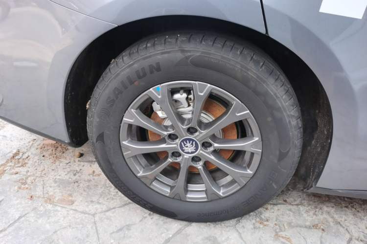 Used BYD Qin L 2024 DM-i 80KM Leading Model Right Rear Wheel Hub